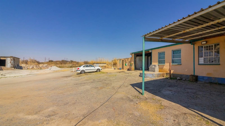To Let  Bedroom Property for Rent in Kroonstad Industrial Free State
